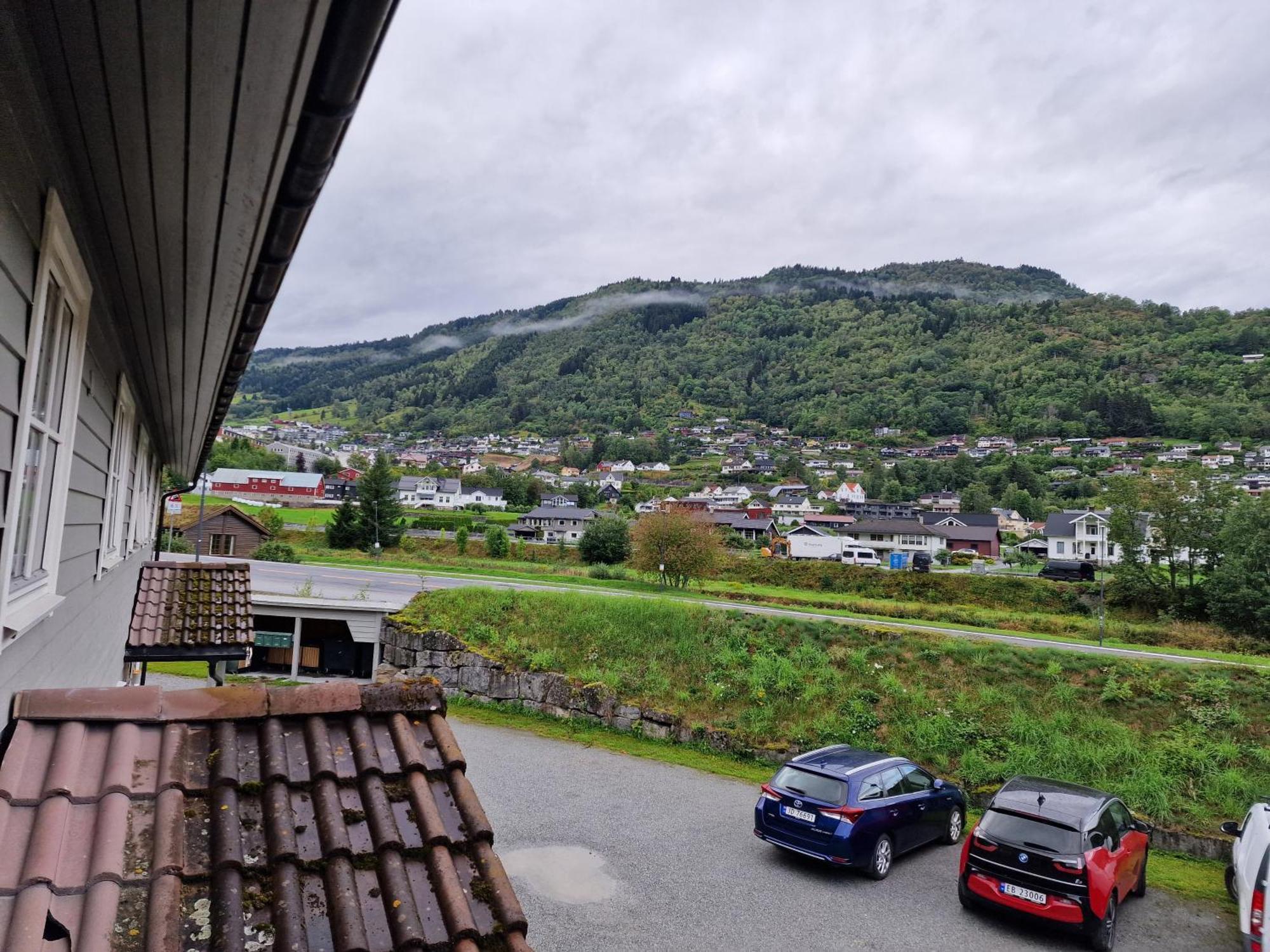 Rom I Bofellesskap Daire Sogndal Dış mekan fotoğraf